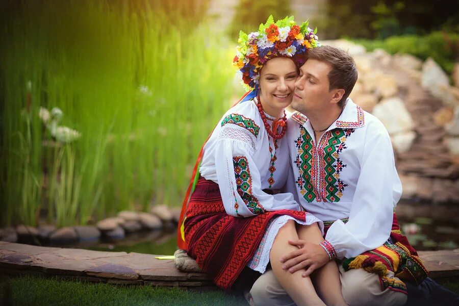 Что такое хлопец. Украинский костюм. Украинская свадьба. Украинский национальный наряд. Украинский народный костюм.