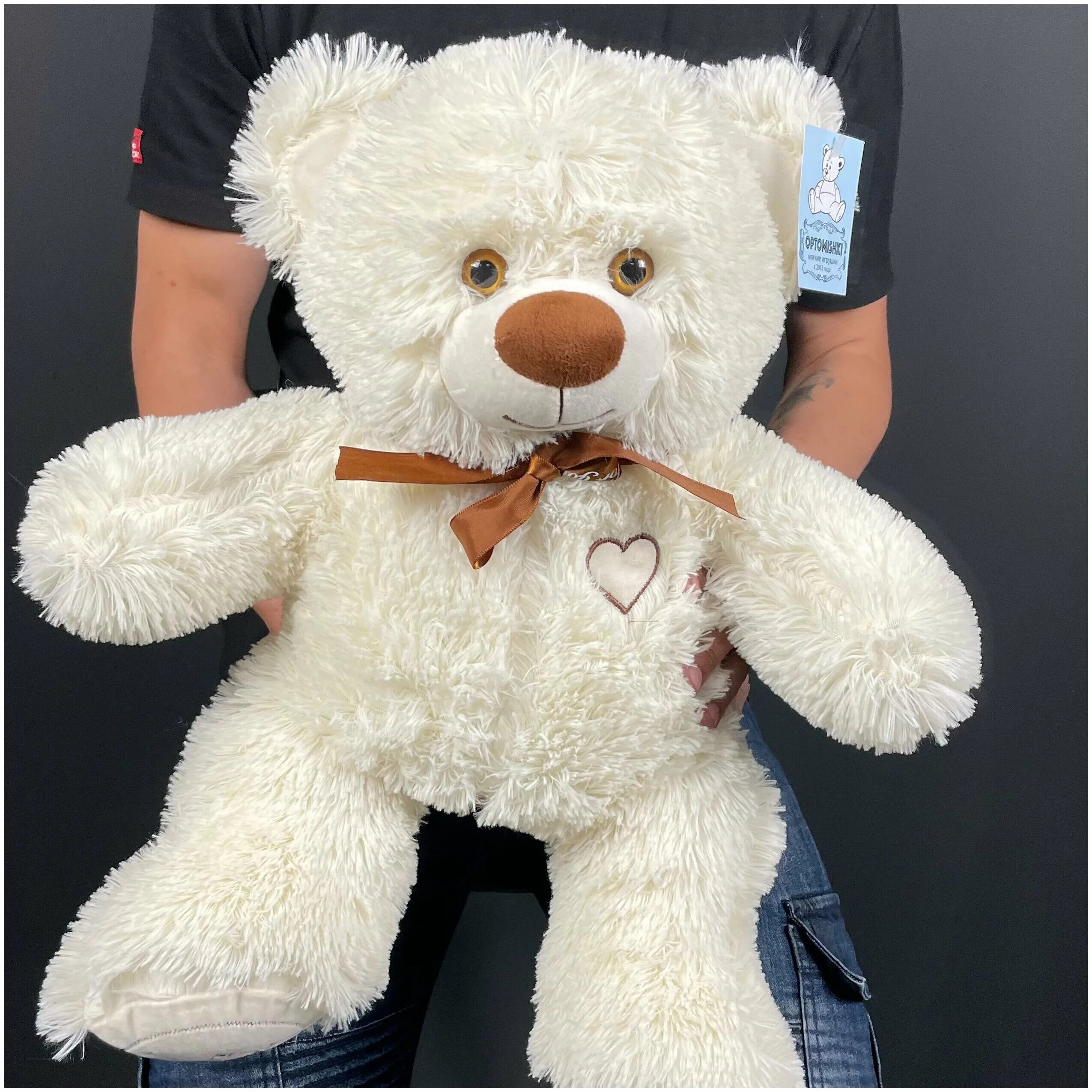 плюшевый мишка 50 см. плюшевый медведь 50 см. игрушка мишка на полу. дорогие мягкие игрушки. плюшевый мишка бежевый.