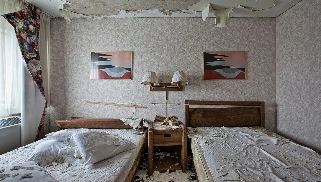 Самый ужасный номер в отеле. Самый плохой номер. Гостиница империя колпашево. Ужасные номера в гостинице. Самый плохой номер.