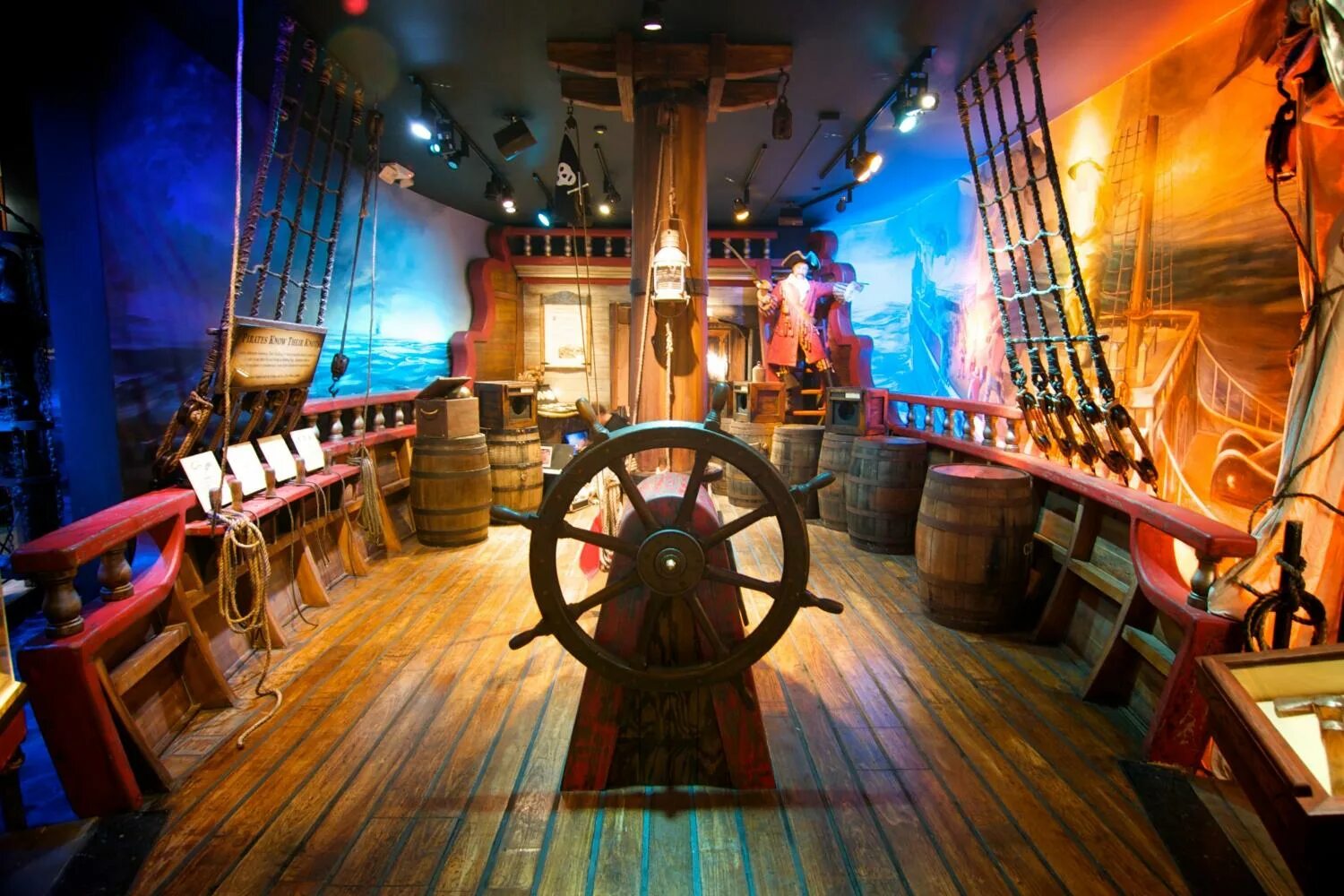 Музей пираты черного моря Евпатория. Музей пиратов в Евпатории. Музей пиратов Карибского моря. Пиратский музей Сантьяго де Куба.