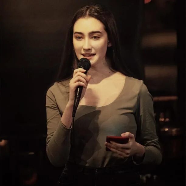 Казиева стендап. Тнт шоу стенд ап. Казиева стендап. Казиева стендап. Казиева стендап.