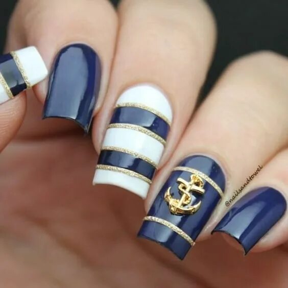 https://www.facebook.com/shorthaircutstyles/posts/1762375747386198 Beach nails, 