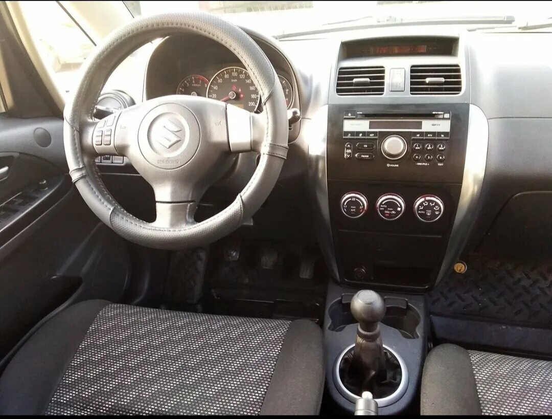 торпеда suzuki sx4. Suzuki sx4 2012 салон. сузуки sx4 2008 года салон. Suzuki sx4 2010 interior. Suzuki sx4 салон.