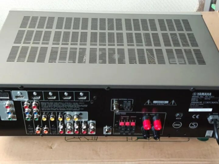 Ямаха 371 ресивер как к нему подключить приставки. Yamaha rx 371. Yamaha rx-v371. Yamaha 371. Yamaha natural sound av receiver rx-v371.