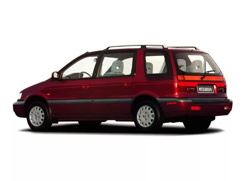 Mitsubishi space wagon 2. Митсубиси спейс вагон 1999. Машина спейс вагон. Машина спейс вагон. Space wagon mitsubishi wagon 2.