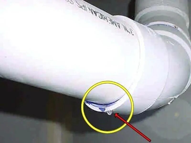 Протечки полипропиленовых труб. Лопнула металлопластиковая труба. Течь полипропиленовой трубы. Течь полипропилена. Течь полипропилена.