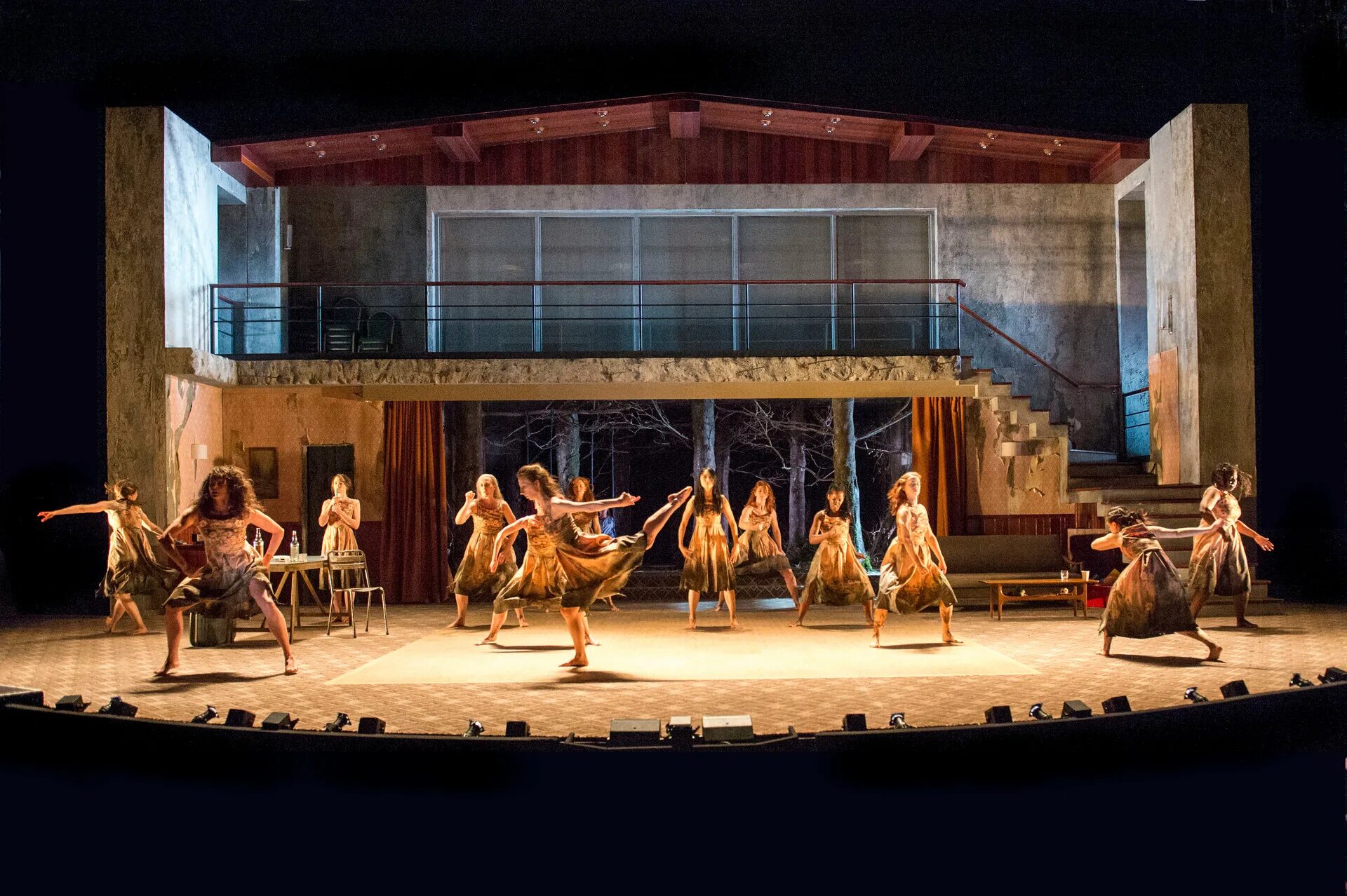 Theatre plays. Спектакль на английском. Play пьеса. Актер играющий в театре. Theatre plays.