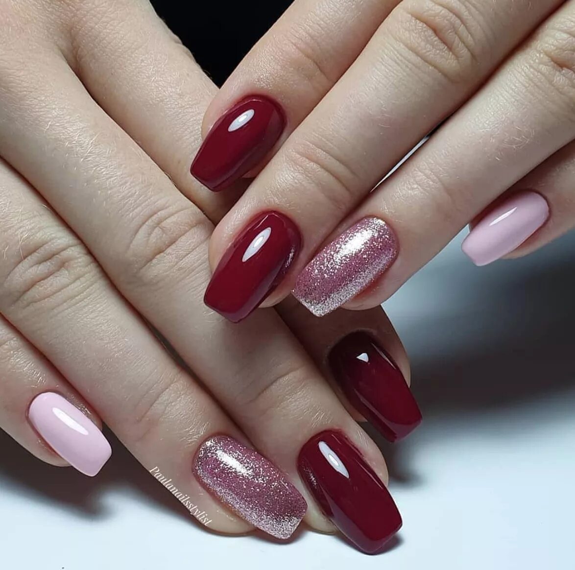 раффиан френч. шеллак на короткие ногти. классический маникюр. дизайн ногтей покрытие лаком. маникюр с лунками.