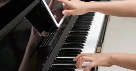 Piano play 3