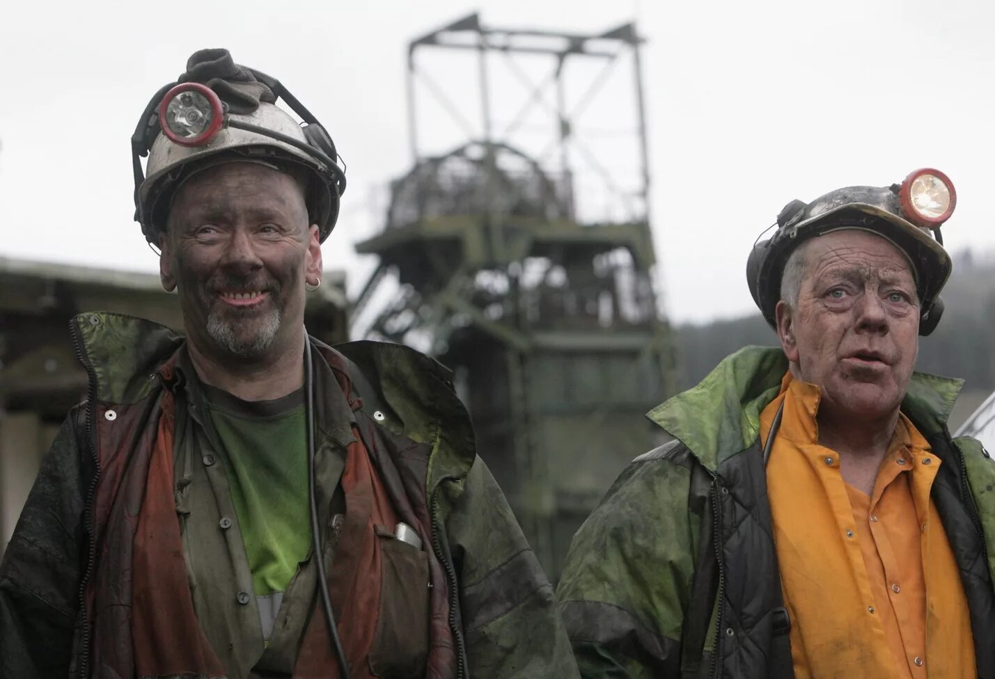 Портрет шахтера. Шахтер фото. Шахтер. Шахтеры слушать. Шахтеры слушать.