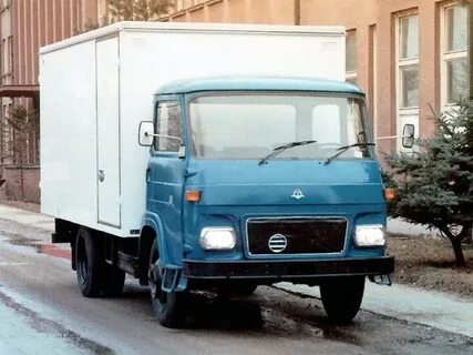 30 грузовиков