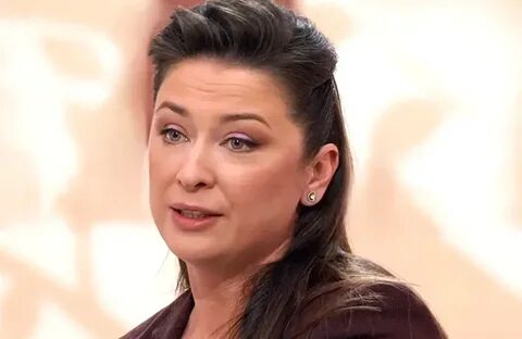 Алета Оушен, Колетт және Алеска Даймондтың лесбияндық үшеуі бар.