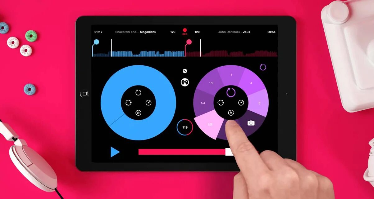 Дж приложение. DJ IPAD. Диджей на IPAD. Диджей приложение. Djay IPAD.