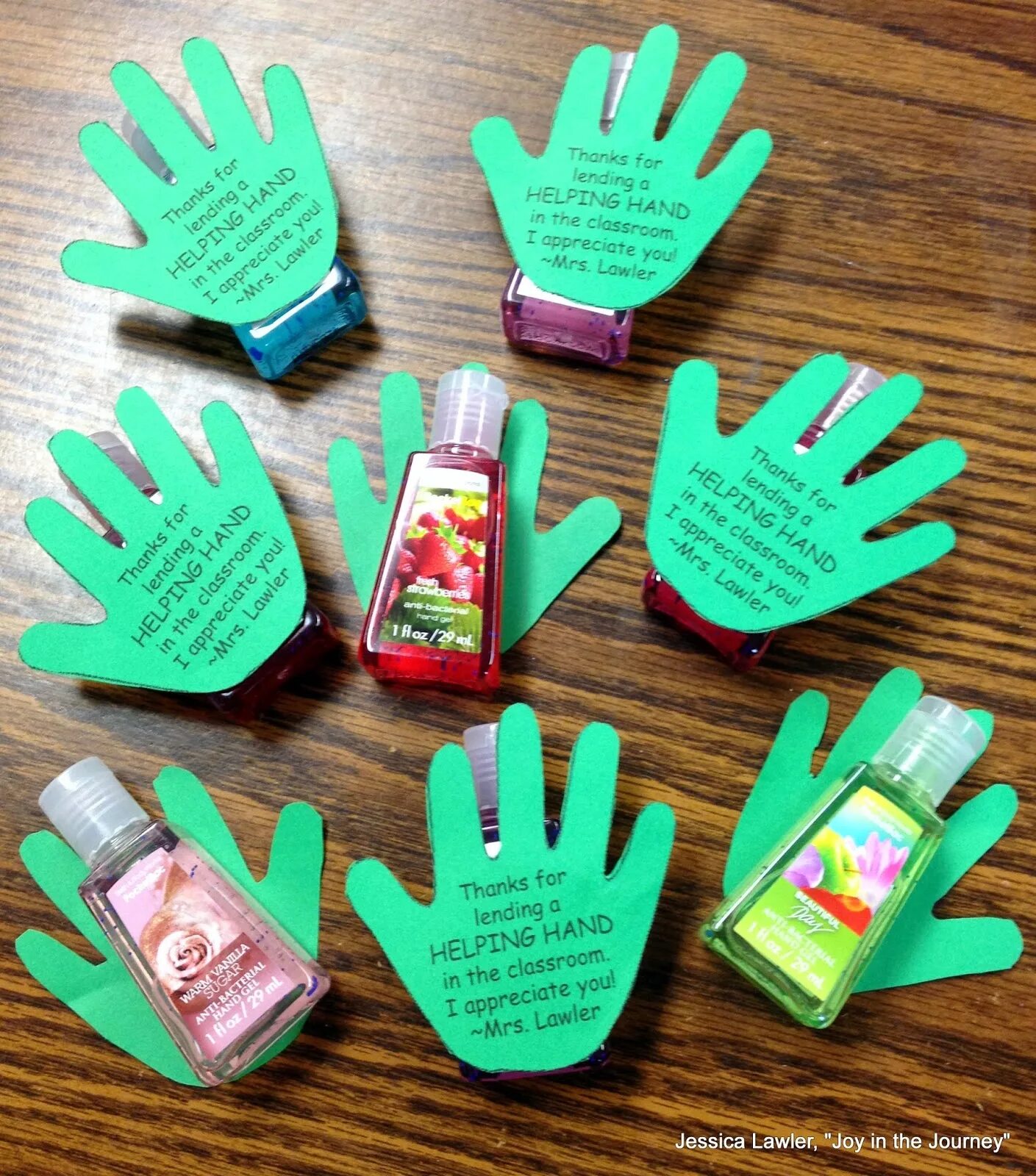 Подарок для волонтера. Сувениры для волонтеров. Подарок для волонтера. Маленькие сувениры для волонтеров. Сувенирка для волонтеров.