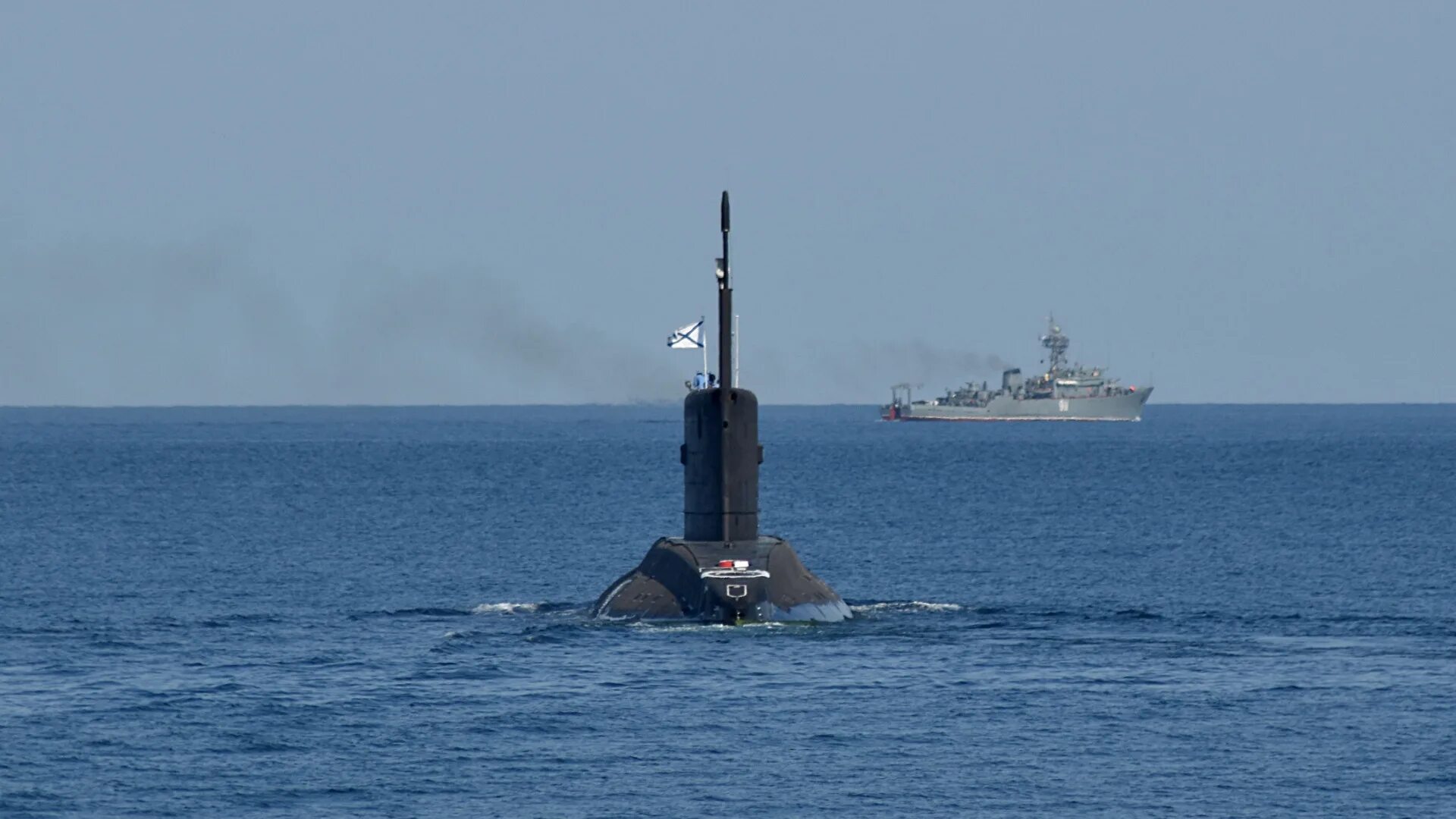 Черноморский подводный флот. Подводный флот России в черном море. Подводная лодка Севастополь. Подводная лодка РФ В Средиземном море. Подводная лодка в море.