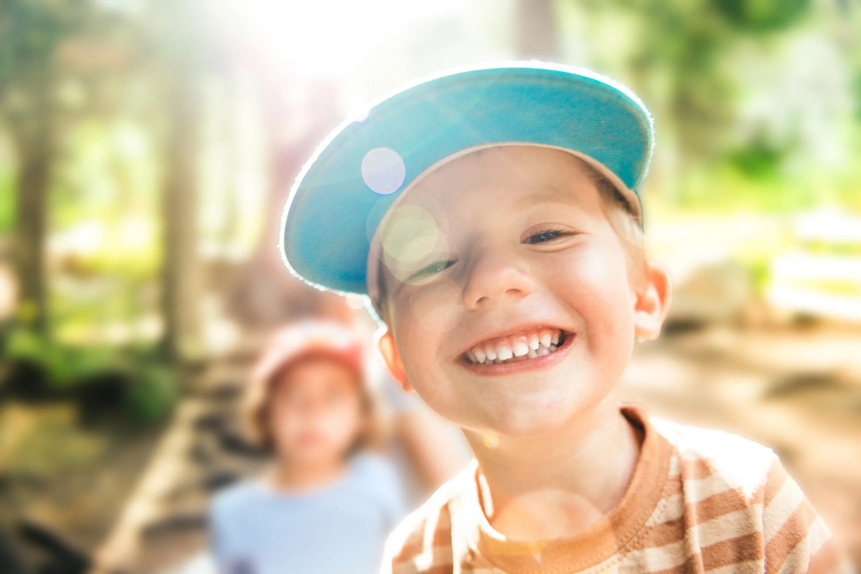 Мальчик улыбается. Мальчик подросток улыбается. Little boy smiling. Little boy smiling Cinematic. Smile boy