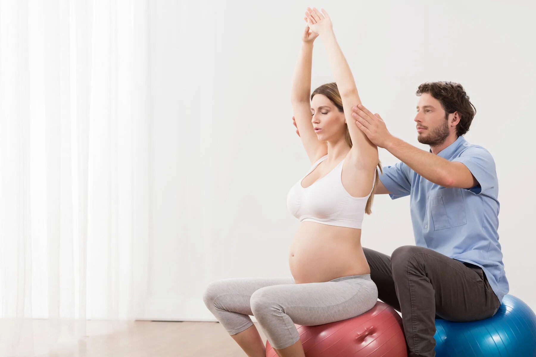 Схватки стоя. Подготовка к родам. Подготовка беременных к родам. Занятия для беременных с мужем. Йога для беременных с мужем.