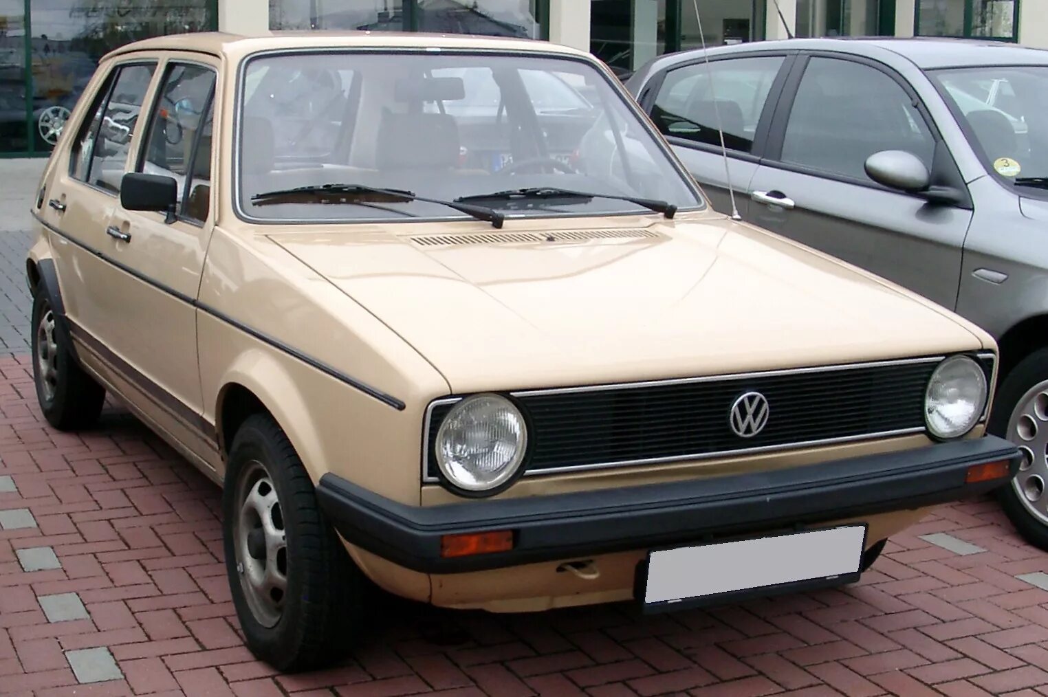 Фольксваген гольф 1.6 купить. Golf 1. VW Golf 1970. Golf 1.7. Желтый VW Golf 2.