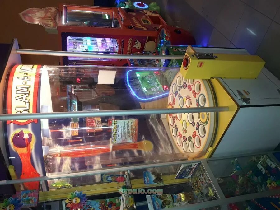 У игрового автомата есть зацепки кролика. Slam a winner игровой автомат. Veggie Blast игровой аппарат. Тикеты для игровых автоматов. Игровые автоматы с ТИКЕТАМИ.