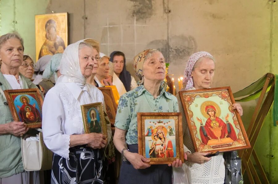 Храм в рублево расписание служб. Храм андрея рублева на верхней масловке. храм андрея рублева на масловке расписание. андрея рублева 8 брянск. андрея рублева 6 брянск.