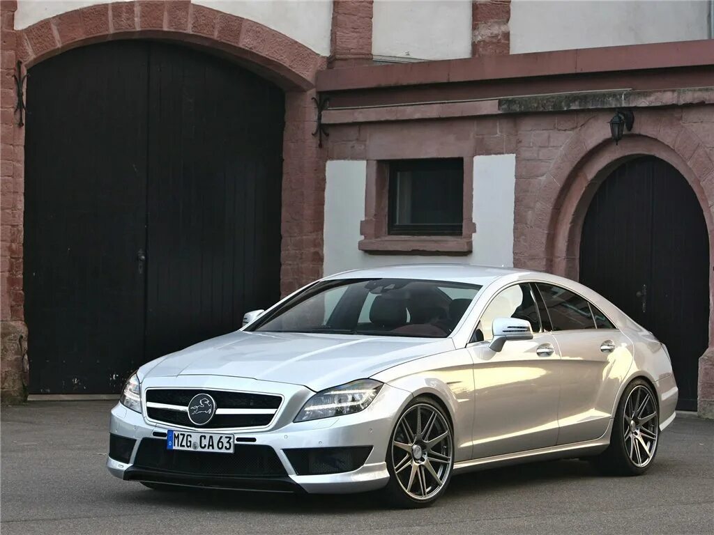 Cls lolz. Мерседес Бенц CLS 63. Mercedes Benz CLS 63 AMG. Мерседес Бенц CLS 63 AMG. Мерседес банан CLS 63 AMG.