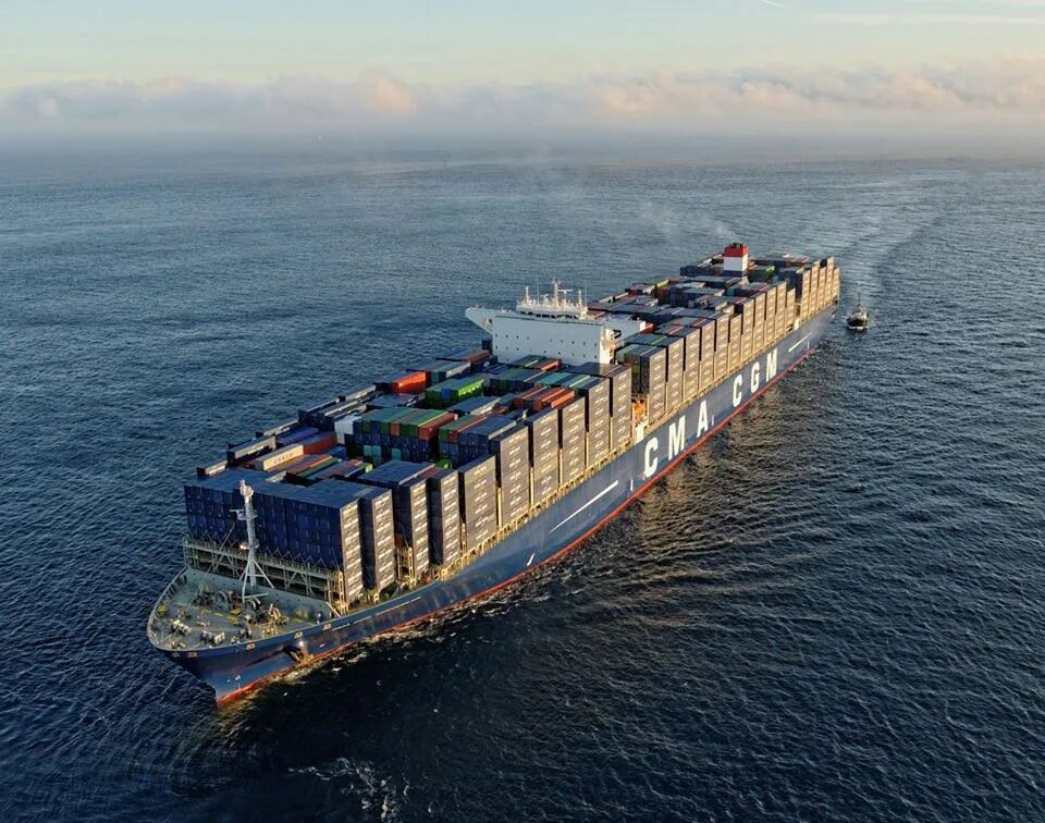 Океанский контейнеровоз. Схема поперечной остойчивости судна. Спуск корабля со стапеля окончился катастрофой. Судостроение завод залив. Перемещение судна.