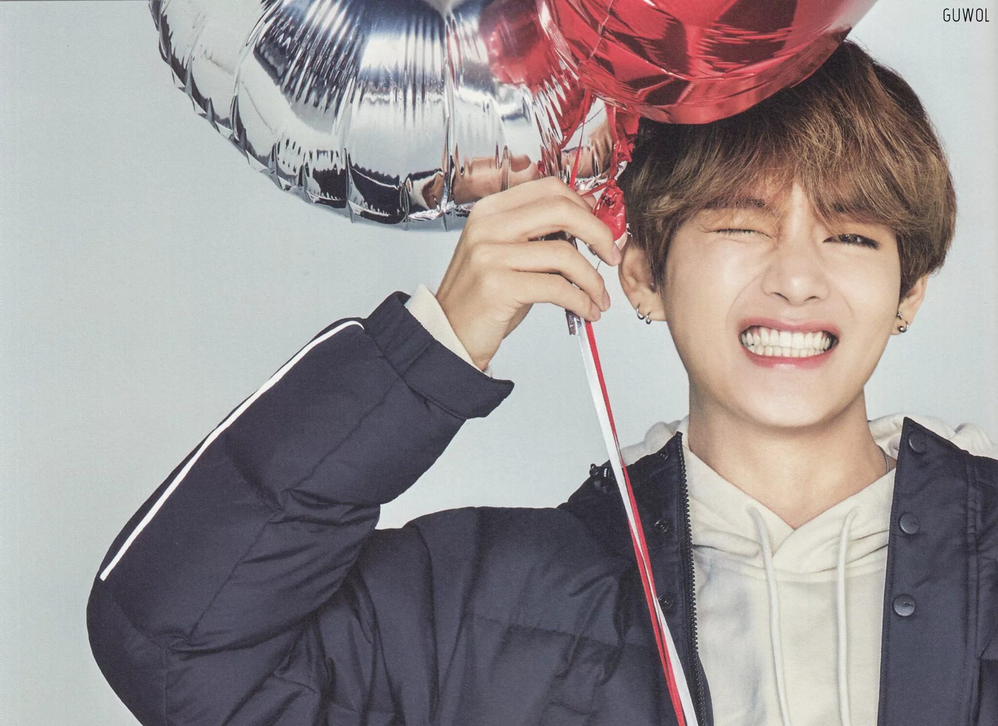 Taehyung 2022. Ким тэхен happy birthday. Бтс тэхен с розой. Когда др у тэхена из бтс. Ким тэхен с днем рождения.