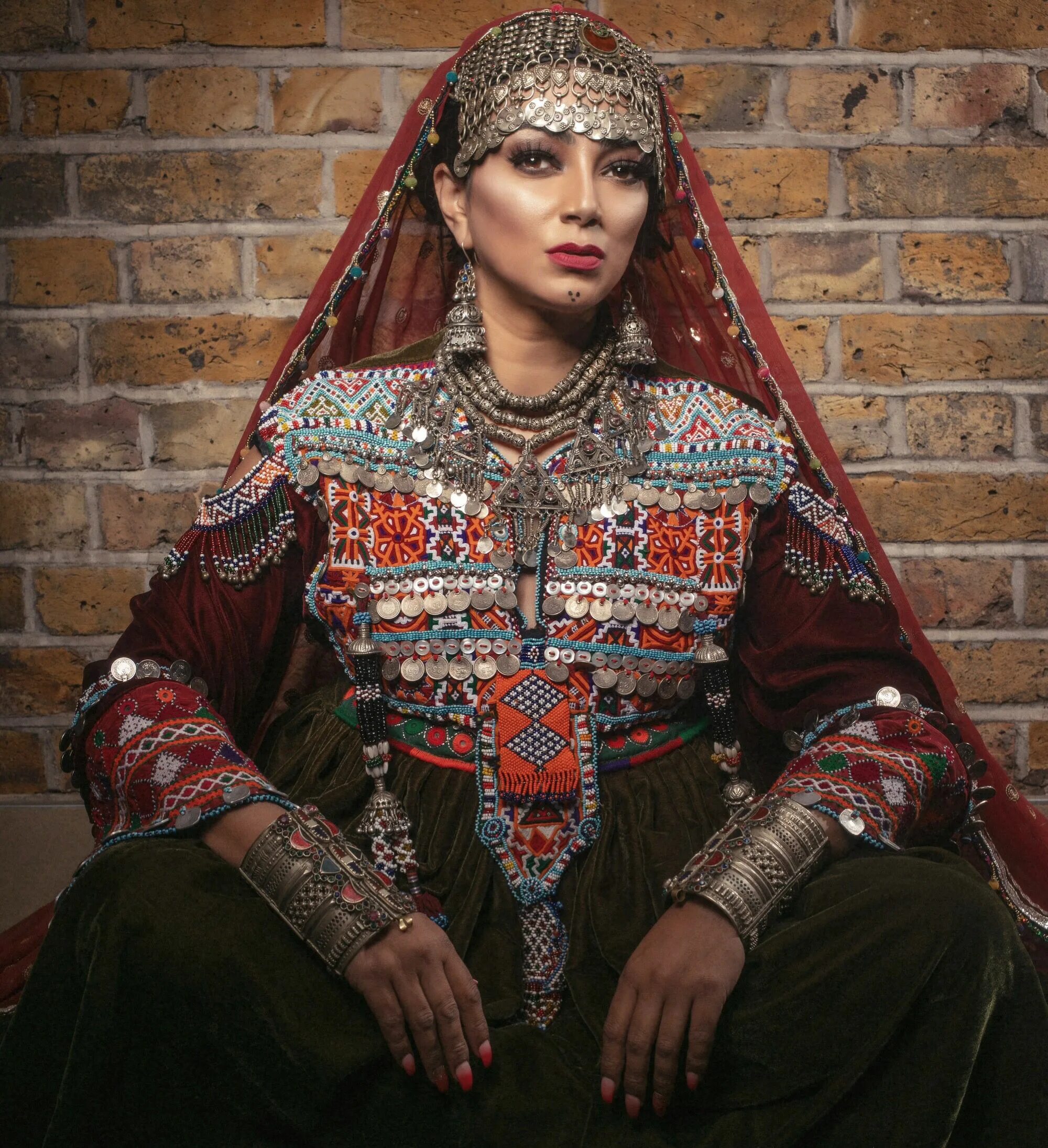 Афганская одежда. Афганские платья. Афганские красавицы. Красивые афганки. Афганская Национальная одежда женская.