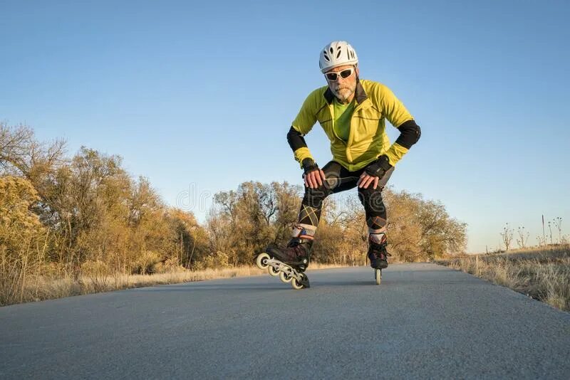 Скоростной интернет. Тормозящие парни. Парень тормозит. Удивление эмоция. Тормозящие парни.