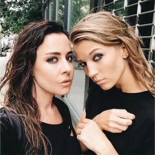 2 маши плакала