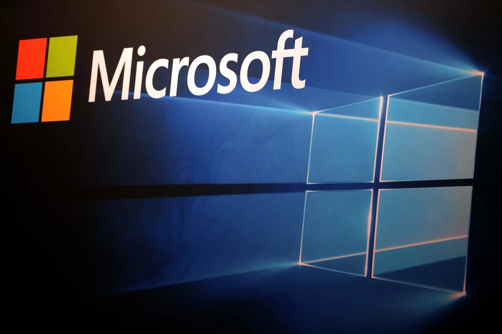 Microsoft c все версии. Microsoft. microsoft photos. microsoft против россии. microsoft 12.