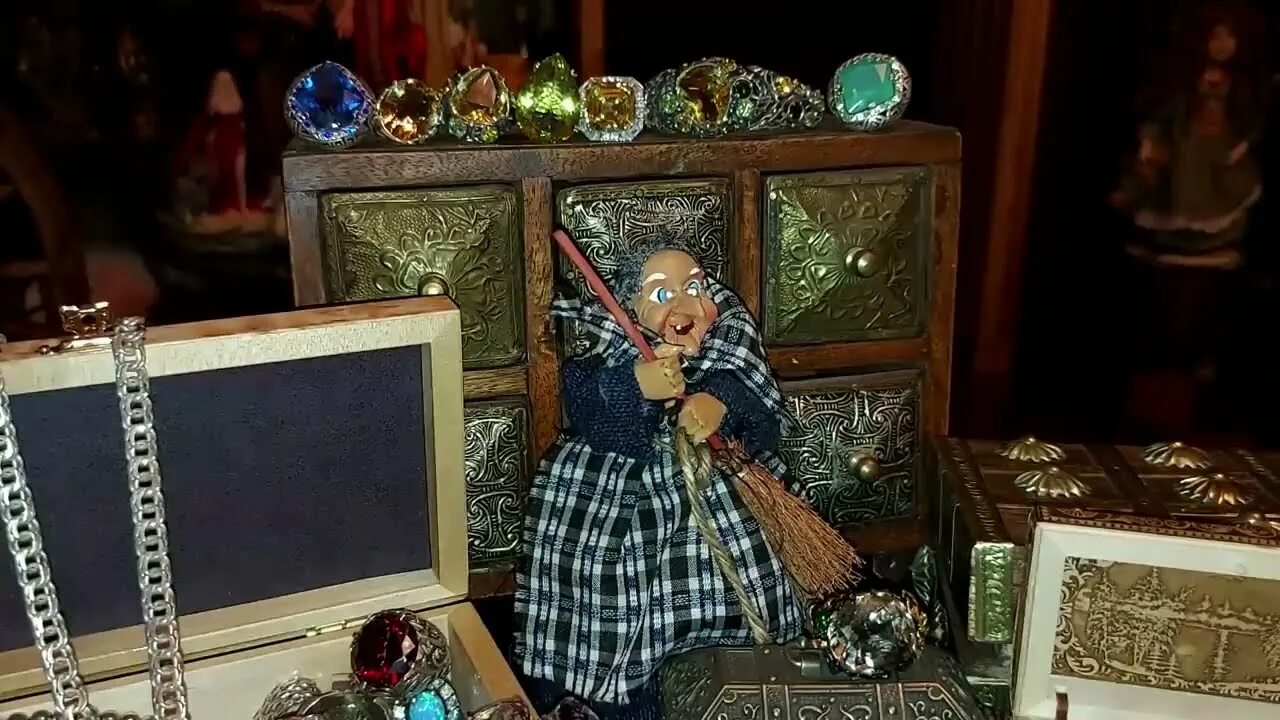 Монгольмонгольский денежный зазыв ведьмина изба. Ведьмина изба последнее видео. Ведьмина изба последнее видео. Ведьмина изба 2. Ведьмина изба последнее видео.