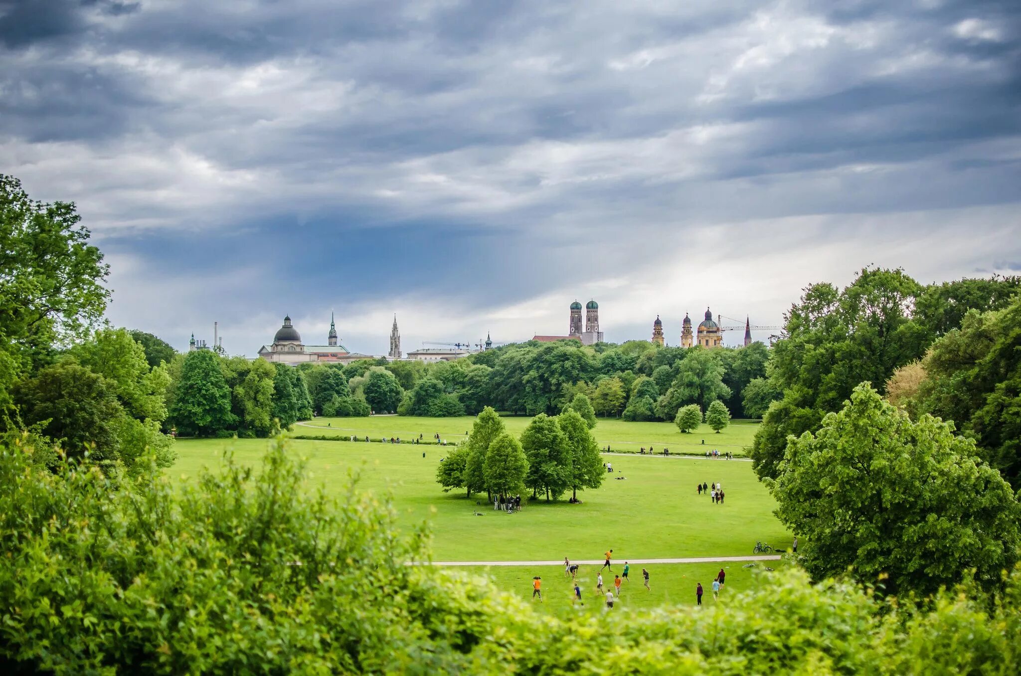 Английский парк ереван. English park 1. 5. Английский пруд в петергофе. Английский парк спб петергоф.
