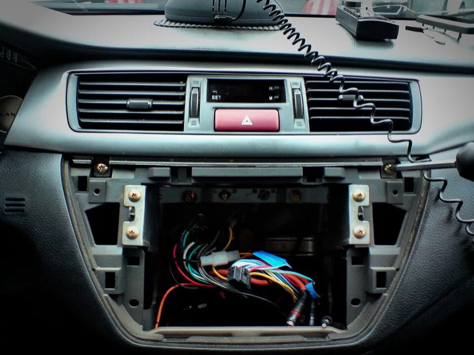 Как снять магнитолу лансер 9 Переход на 2DIN Mitsubishi Lancer IX, 1,6 л, 2007 года автозвук DRIVE2