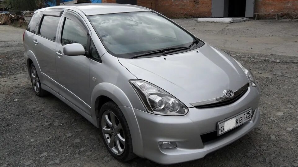 Купить виш новосибирск. Тойота Виш 2. Toyota Wish 2.0 z. Тойота Виш 2003 2.0. Toyota Wish 2gen.