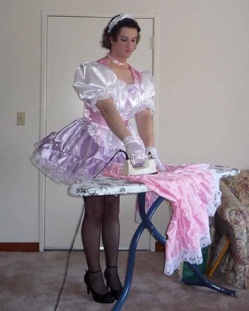 Christine bellejolais. Christine bellejolais Maid. Сисси мэйд Эллисон. Feminization video