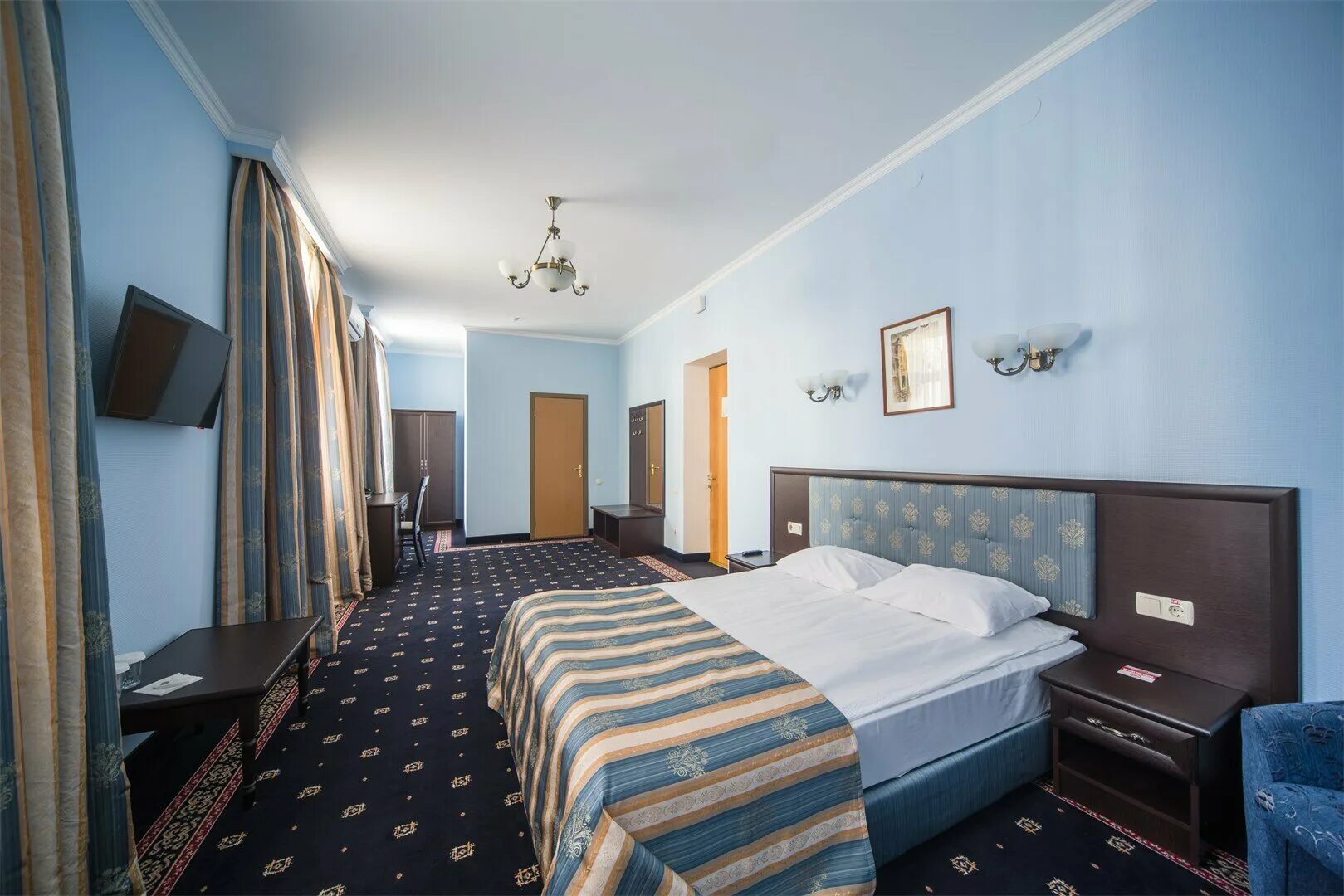 ул. крым гостиница спортивная симферополь. гостиницы г симферополя. симферополь центр города гостиница. спортивная гостиница крым.