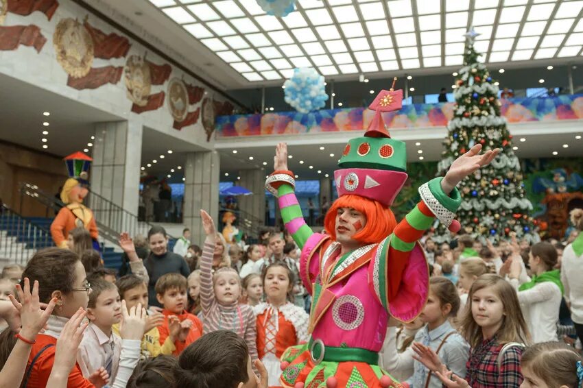 Елки праздники для детей. Новогоднее представление для детей. Кремлевская елка детская. Елка для детей в Москве. Праздник детям Москва.