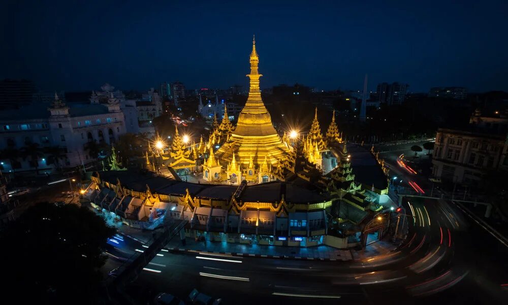 Янгон мьянма. Пагода Суле Янгон. Пагода Суле Мьянма. Ступа Суле Янгон.