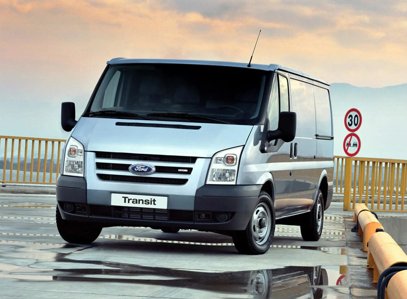 Форд транзит устройства. Ford Transit 2006. Ford Transit van 2006. Ford Transit фургон 2014. Ford Transit 7 van.