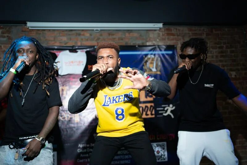 Бек бит. Бек бит. Группа браво в молодости. Группа соратников. Бек бит.