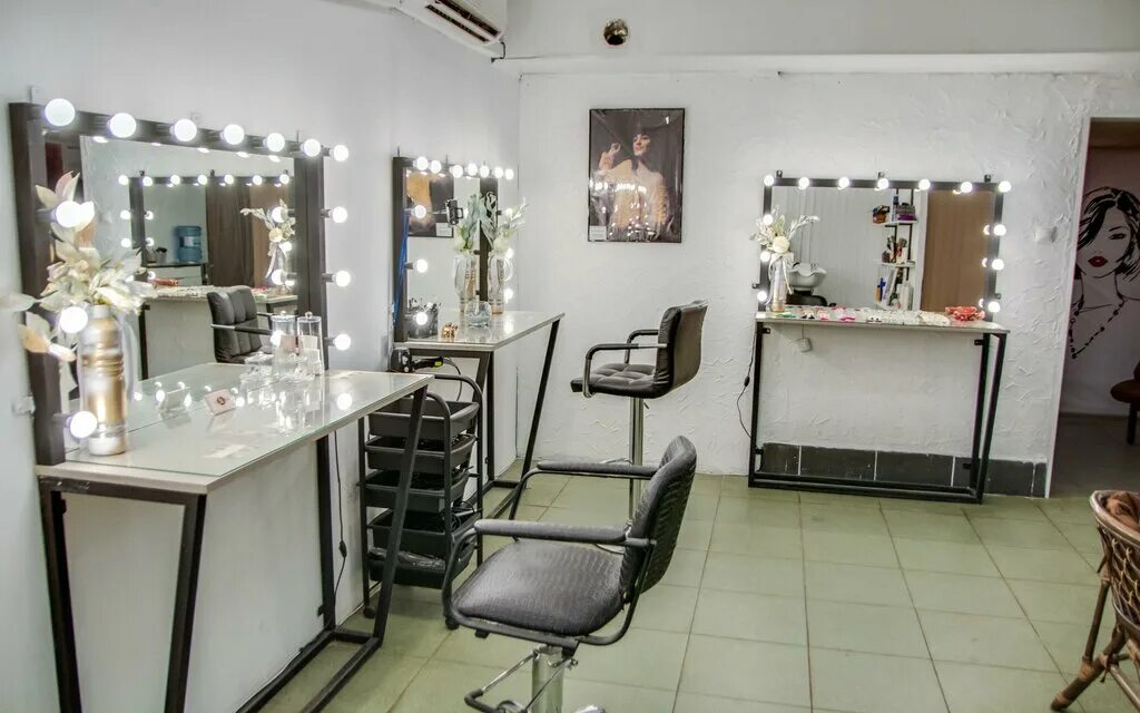 Divine beauty room ереван адрес. Систерс подольск студия красоты. Sisters beauty studio. Эмблема студии красоты. Парикмахерская систерс уфа.