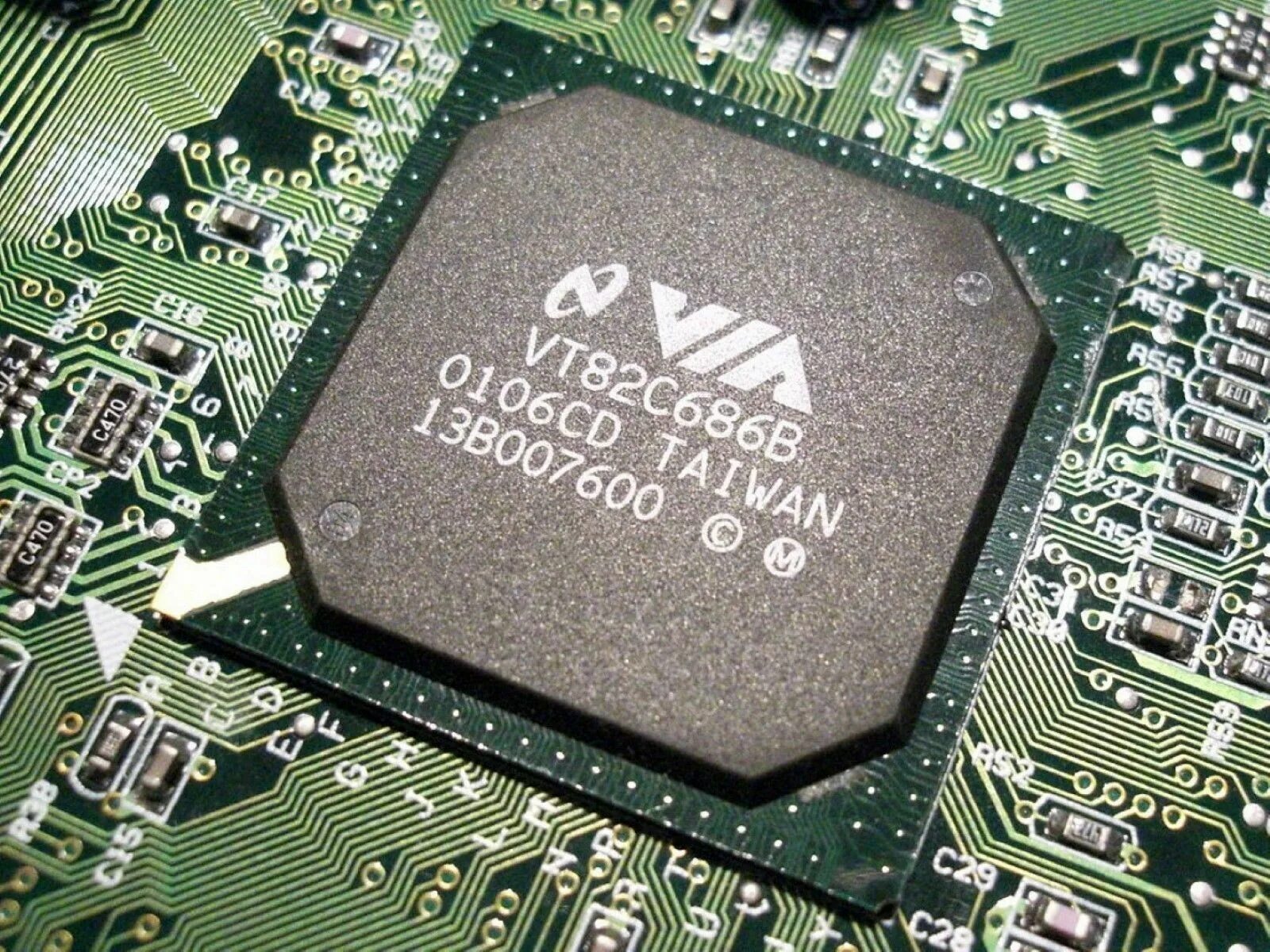 Какой чипсет установлен. Vt82c686b южный мост. vt82c686b материнская плата. чипсет 82c463. via vt82c686b.