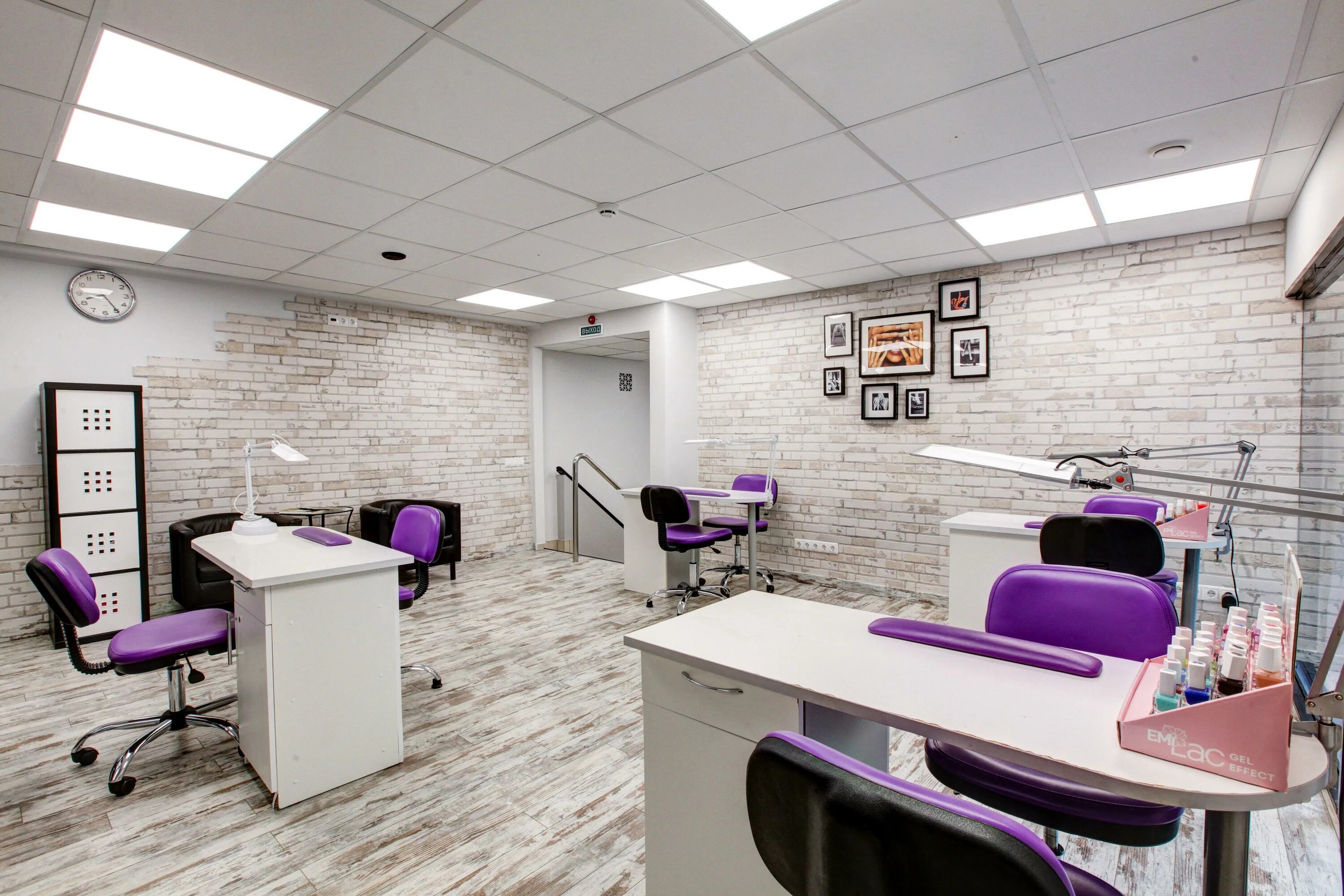 Парикмахерский салон. Парикмахерская монро новочебоксарск. Строителей салон красоты. Новочебоксарск. Г.