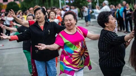 Откуда взялись танцующие старушки 