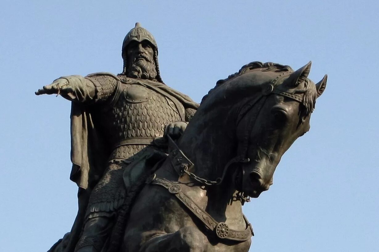 Памятник Юрию Долгорукому в Москве. Долгорукий князь святой