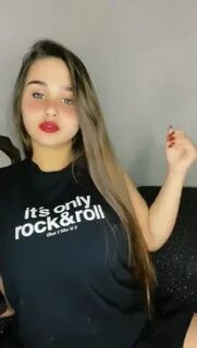 MeluDenise nsfw big tits rock n roll.