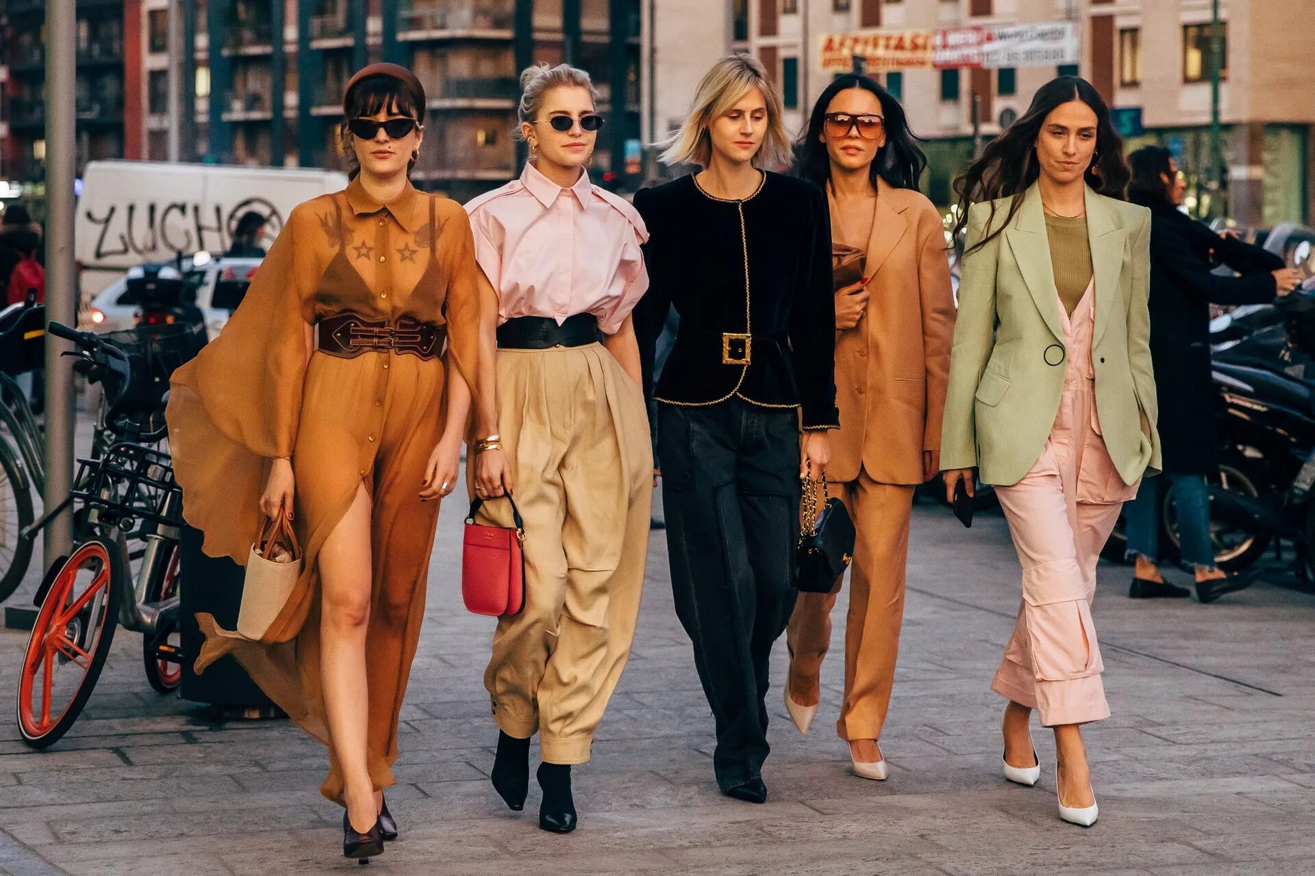 Инфлюэнсеры в моде. Fashion influencer. Fashion influencer. Фэшн инфлюенсеры. Инфлюенсер мода одежда.