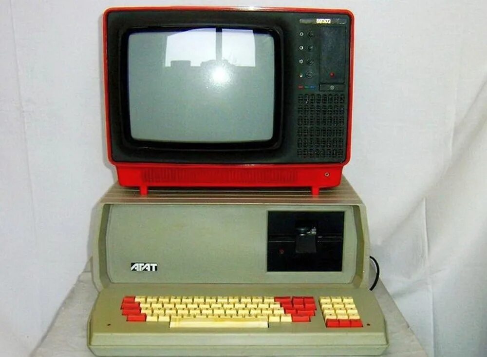 Как назывались первые компьютеры в ссср. ПЭВМ агат. Агат-4 компьютер. ЭВМ агат СССР. Советская микро-ЭВМ ДВК-2.