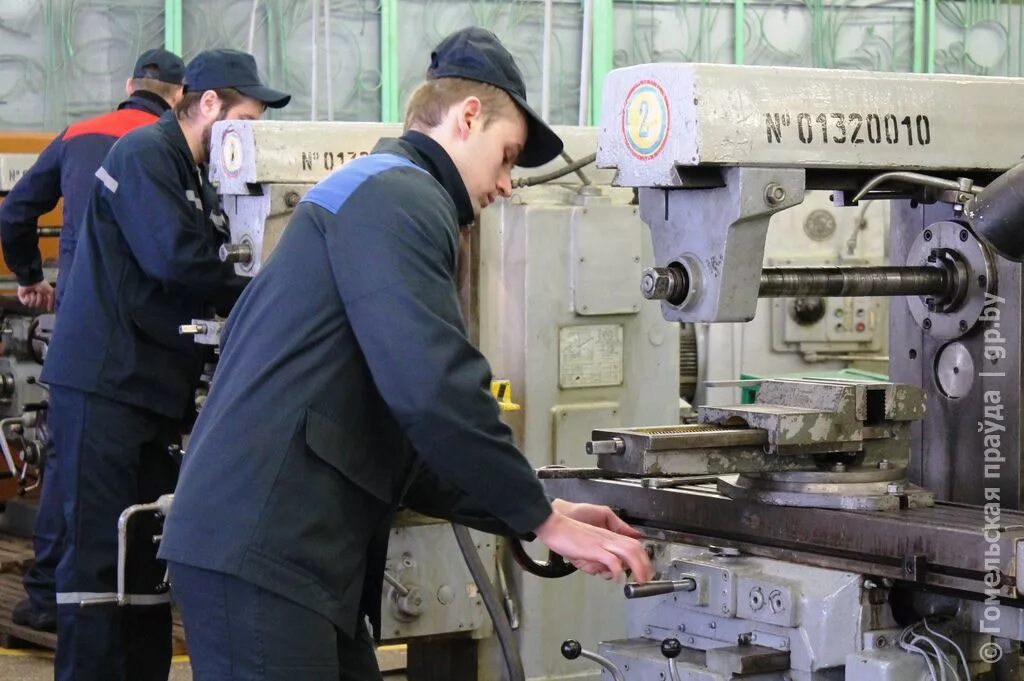 Гомельский завод станочных узлов, гзсу. Ггак. Токарь набережные челны. Вагонное депо балахонцы березники. Завод нормализованных узлов гомель.